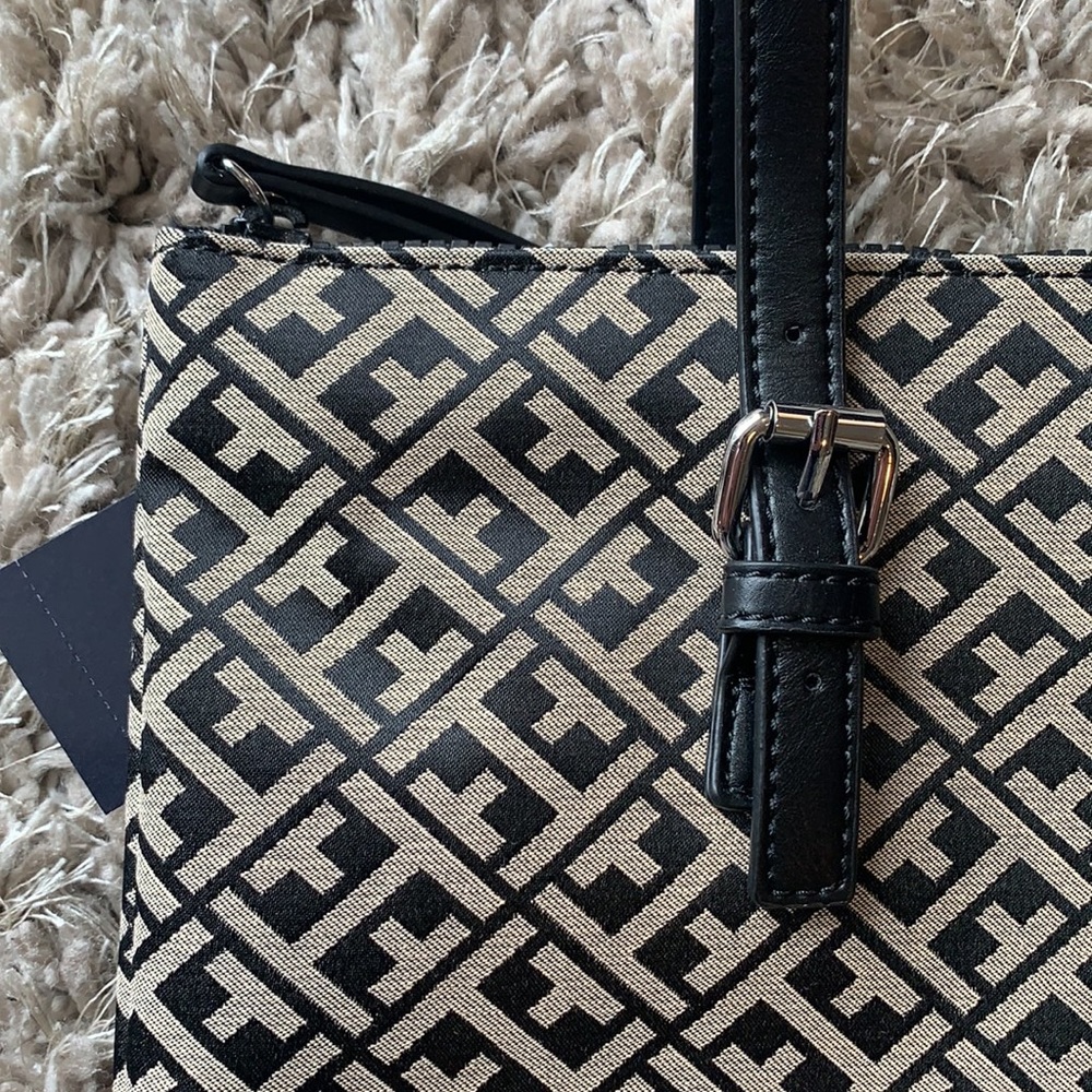 TOMMY HILFIGER Handbag - Picture 4 of 12